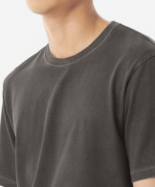 MUSINSA STANDARD（ムシンサスタンダード）の「ピグメントベーシッククルーネックTシャツ[チャコールグレー]（Tシャツ/カットソー・メンズ・その他・XX-LARGE/XXX-LARGE/SMALL/MEDIUM/LARGE/X-LARGE）」の4枚目の写真