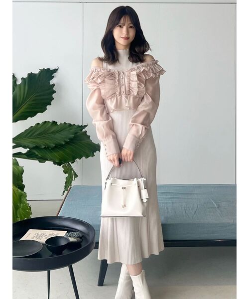 MERCURYDUO(マーキュリーデュオ)の「異素材ドッキングラッフルニットワンピース(ワンピース・レディース・ベージュ/ブラック・SMALL/MEDIUM)」の9枚目の写真