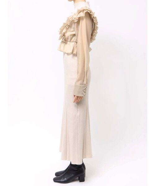 MERCURYDUO(マーキュリーデュオ)の「異素材ドッキングラッフルニットワンピース(ワンピース・レディース・ベージュ/ブラック・SMALL/MEDIUM)」の14枚目の写真