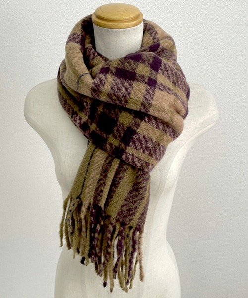 DAY CLOSET（デイ クローゼット）の「【大判/膝掛け/2WAYマフラー】羽織れる幅広タータンチェックフリンジストール（ストール/ショール・レディース・オフホワイト/ベージュ系その他/レッド/ブラック・ONE SIZE）」の14枚目の写真