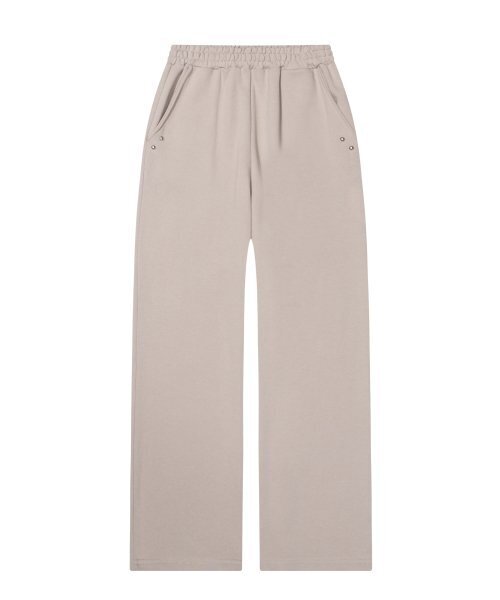 IUGAMAKARAS(イウガマカラス)の「Studded Sweatpants (Beige)(スウェットパンツ・レディース・その他・1/2)」の3枚目の写真