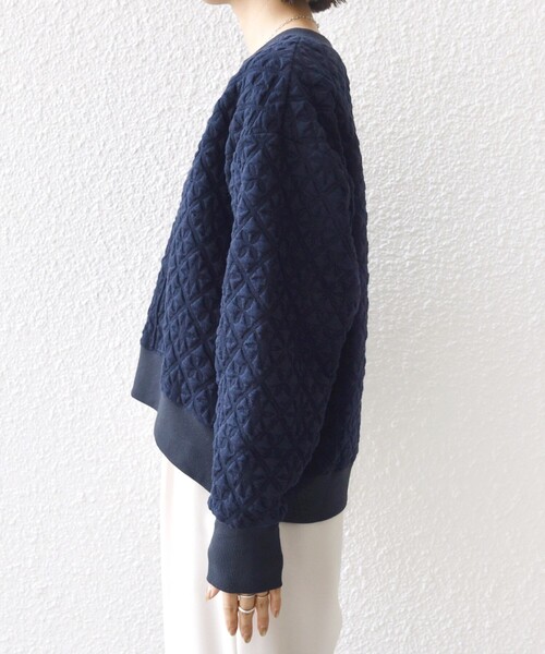SHIPS（シップス）の「【WEB限定】〈手洗い可能〉キルティング ジャカード キーネック プルオーバー（Tシャツ/カットソー・レディース・オフホワイト/グレー/ネイビー・ONE SIZE）」の7枚目の写真