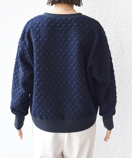 SHIPS（シップス）の「【WEB限定】〈手洗い可能〉キルティング ジャカード キーネック プルオーバー（Tシャツ/カットソー・レディース・オフホワイト/グレー/ネイビー・ONE SIZE）」の8枚目の写真