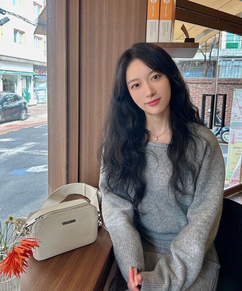 Vivacious（ビバシャス）の「Keira Mini Square Bag - 5COL（メッセンジャーバッグ・レディース・ピンク/アイボリー/ブラック/ブラックミックス/グレイッシュブルー・FREE）」の20枚目の写真