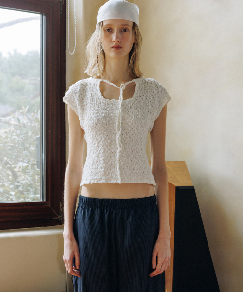 ANDNEEDS（アンドニーズ）の「Flory half blouse (white)（シャツ/ブラウス・レディース・その他・1/2）」の4枚目の写真