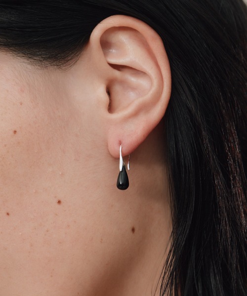 novice（ノーヴィス）の「【novice】 Drop Stone Pierce［Silver925］（ピアス（両耳用）・レディース・シルバー系その他/ゴールド系その他/ゴールド系その他2/シルバー系その他2・FREE）」の2枚目の写真