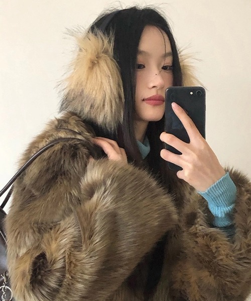 shopnikoniko(ショップニコニコ)の「耳当て イヤーマフ イヤマフ ボリューム MIXフェイクファー 耳あて イヤーマフラー(イヤーマフ・レディース・ブラウン・フリー)」の2枚目の写真