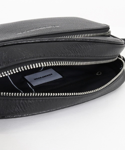 ADAM PATEK（アダムパテック）の「ADAMPATEK/shrink leather mini camera bag/レザーミニカメラバッグ（ショルダーバッグ・メンズ・ブラック・FREE）」の4枚目の写真
