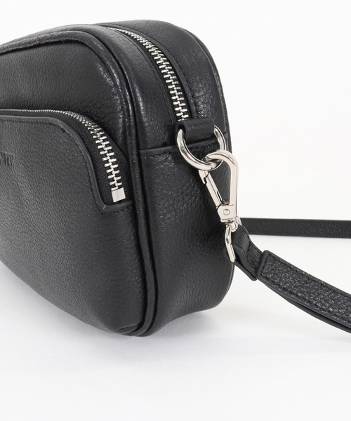ADAM PATEK（アダムパテック）の「ADAMPATEK/shrink leather mini camera bag/レザーミニカメラバッグ（ショルダーバッグ・メンズ・ブラック・FREE）」の8枚目の写真
