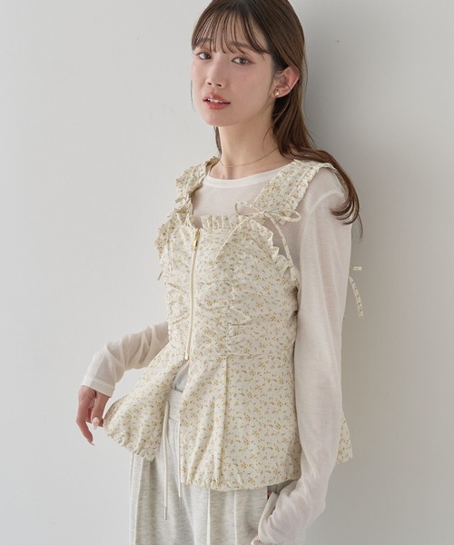 earth music&ecology（アースミュージックアンドエコロジー）の「フラワーペプラムビスチェ（ベスト・レディース・アイボリー/ブラック・FREE）」の15枚目の写真