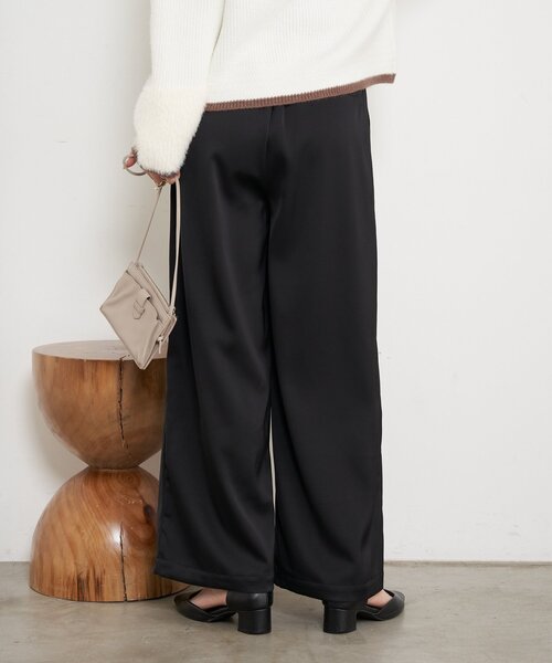 Jena espace merveilleux(ジェナ エスパスメルヴェイユ)の「【ツヤで差がつく】サテンイージーパンツ(その他パンツ・レディース・ブラック/ベージュ/イエロー・FREE)」の10枚目の写真