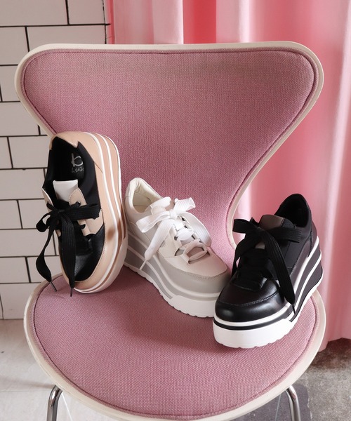 byあしながおじさん（バイアシナガオジサン）の「厚底レースアップスニーカー　8710637（スニーカー・レディース・ブラック/ベージュ/ライトグレー・M/S/L/LL）」の3枚目の写真