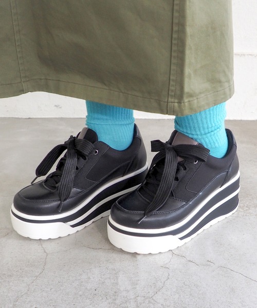 byあしながおじさん（バイアシナガオジサン）の「厚底レースアップスニーカー　8710637（スニーカー・レディース・ブラック/ベージュ/ライトグレー・M/S/L/LL）」の2枚目の写真