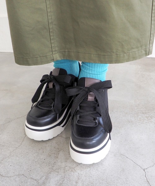 byあしながおじさん（バイアシナガオジサン）の「厚底レースアップスニーカー　8710637（スニーカー・レディース・ブラック/ベージュ/ライトグレー・M/S/L/LL）」の17枚目の写真