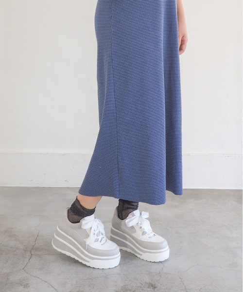 byあしながおじさん（バイアシナガオジサン）の「厚底レースアップスニーカー　8710637（スニーカー・レディース・ブラック/ベージュ/ライトグレー・M/S/L/LL）」の22枚目の写真