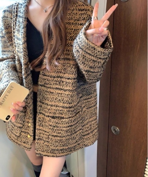 Ritzy(リッツィー)の「チャネル柄の混紡素材 オーバーサイズノーカラージャケット(ノーカラージャケット・レディース・カーキ・M)」の7枚目の写真