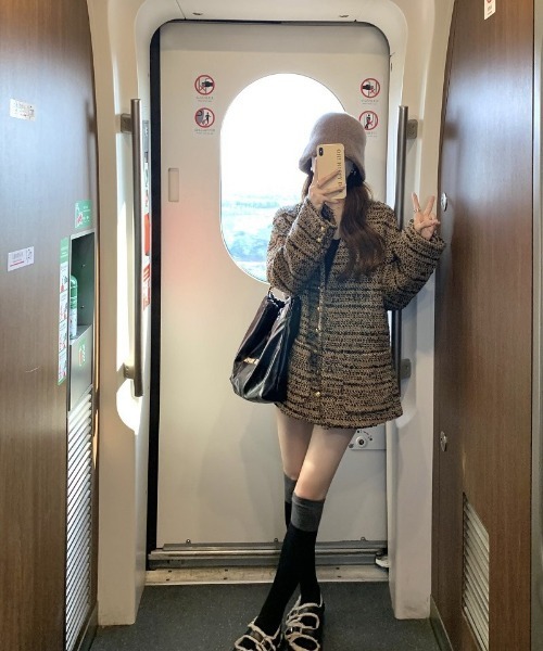 Ritzy(リッツィー)の「チャネル柄の混紡素材 オーバーサイズノーカラージャケット(ノーカラージャケット・レディース・カーキ・M)」の21枚目の写真