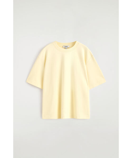 COS(コス)の「オーバーサイズ コットンTシャツ(Tシャツ/カットソー・レディース・ブラック/ホワイト系/ピンク/イエロー・L/S/M/XS/XL)」の15枚目の写真