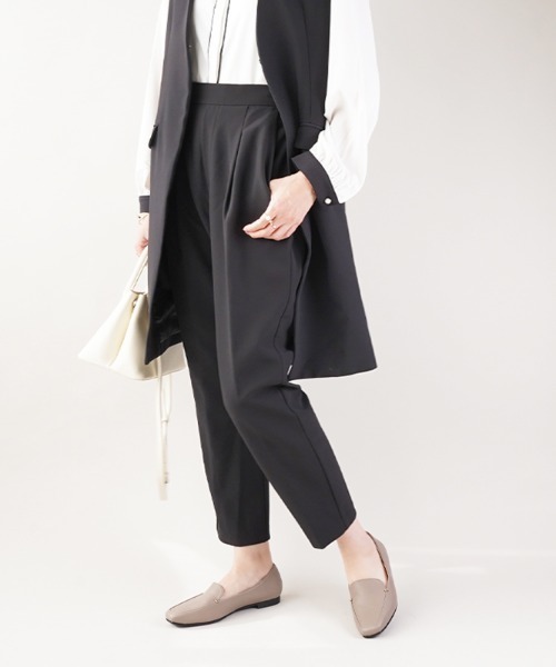 a.v.v(アーヴェヴェ)の「a.v.v / プレーンデザイン 甲深スリッポンシューズ(パンプス・レディース・ダークブラウン/ブラック/アッシュブラウン・22.5cm/23.0cm/23.5cm/24.0cm/24.5cm)」の17枚目の写真