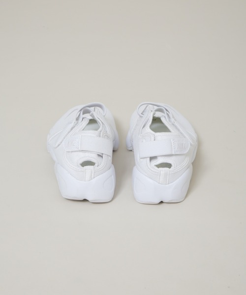 NIKE(ナイキ)の「NIKE/ナイキ ウィメンズ エア リフト BR(スニーカー・レディース・ブラック/ホワイト・24/23/25)」の17枚目の写真