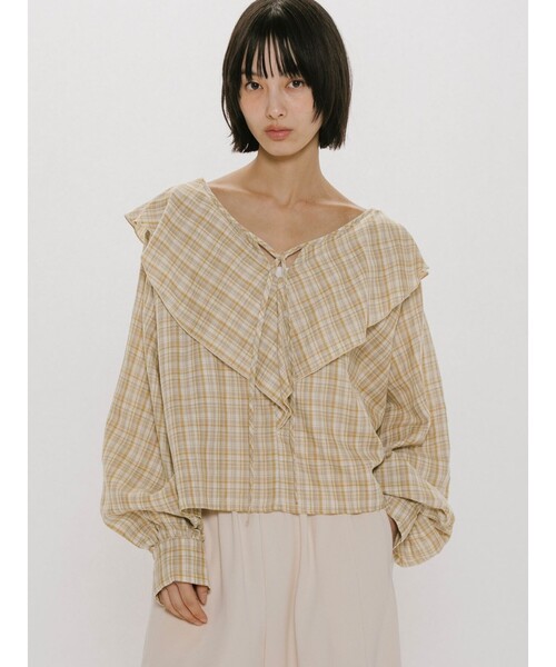 MIDIUMISOLID(ミディウミソリッド)の「MIDIUMISOLID for Ladies チェックビッグフリルカラーブラウス(シャツ/ブラウス・レディース・ベージュ/ブラウン・FREE)」の2枚目の写真