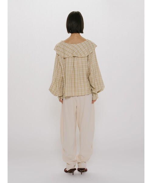 MIDIUMISOLID(ミディウミソリッド)の「MIDIUMISOLID for Ladies チェックビッグフリルカラーブラウス(シャツ/ブラウス・レディース・ベージュ/ブラウン・FREE)」の4枚目の写真