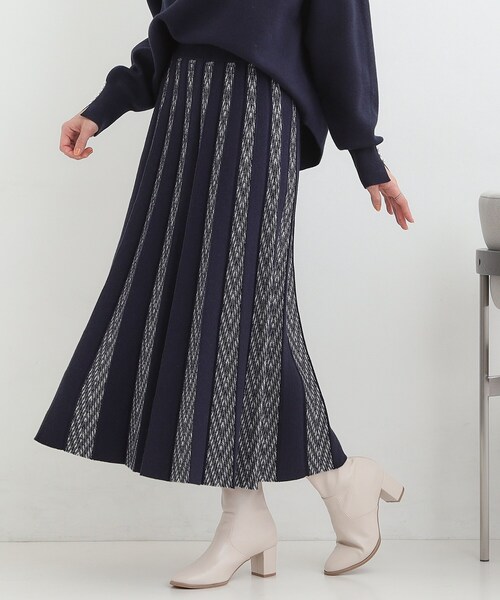 SHOO・LA・RUE（シューラルー）の「【洗濯機可/セットアップ可／S-LL】新色追加 女性らしさ際立つ もちもちニットスカート（スカート・レディース・ネイビー系2/ベージュ系2・01/02/03/04）」の2枚目の写真