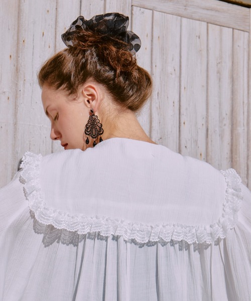 manana suerte（マニャーナスエルテ）の「レースカラーギャザーブラウス（シャツ/ブラウス・レディース・ブラック/ホワイト・FREE）」の5枚目の写真