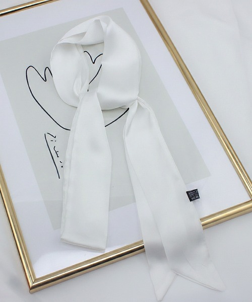 VIBGYOR（ヴィブジョー）の「oshipic/推し活 サテン風 リボン 推しカラー アレンジ ミニスカーフ S0039（バンダナ/スカーフ・レディース・ラベンダー/パープル/ピンク/ホワイト/ベージュ/ネイビー/ブルー系その他/グリーン/ブルー/ダークグリーン/ブラック/グリーン系その他/イエロー/レッド/アイボリー・FREE）」の2枚目の写真