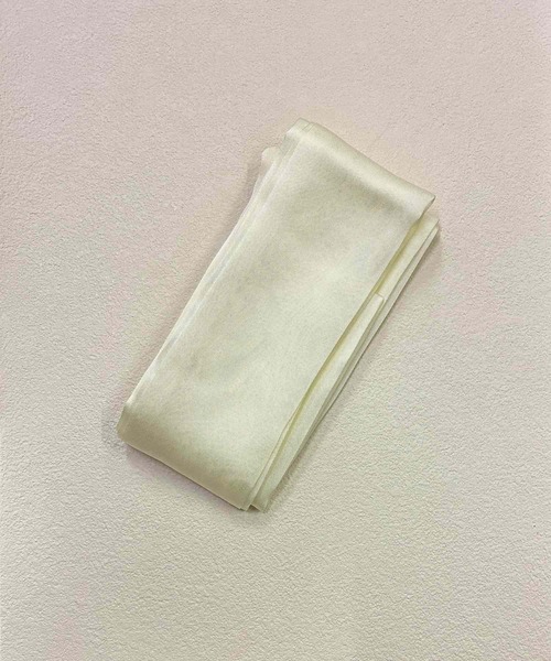 VIBGYOR（ヴィブジョー）の「oshipic/推し活 サテン風 リボン 推しカラー アレンジ ミニスカーフ S0039（バンダナ/スカーフ・レディース・ラベンダー/パープル/ピンク/ホワイト/ベージュ/ネイビー/ブルー系その他/グリーン/ブルー/ダークグリーン/ブラック/グリーン系その他/イエロー/レッド/アイボリー・FREE）」の22枚目の写真