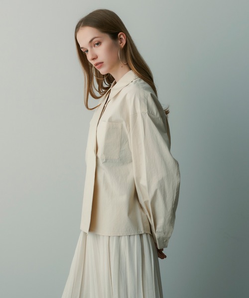 SERENO(セレーノ)の「アシンメトリーデザインシャツ(シャツ/ブラウス・レディース・ベージュ/ホワイト・S/M)」の3枚目の写真