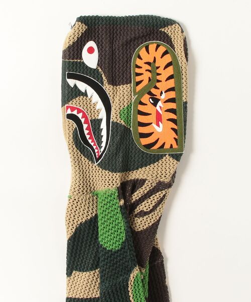 A BATHING APE（アベイシングエイプ）の「ABC CAMO CROCHET SHARK RELAXED FIT FULL ZIP HOODIE（パーカー・メンズ・ブルー/グリーン/ピンク・XX-LARGE/X-LARGE/MEDIUM/SMALL/LARGE）」の5枚目の写真
