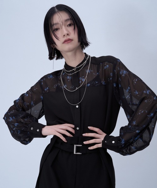 HARE（ハレ）の「フラワーガラキリカエシャツ(HARE)（シャツ/ブラウス・レディース・グレー/ブラック・FREE）」の2枚目の写真