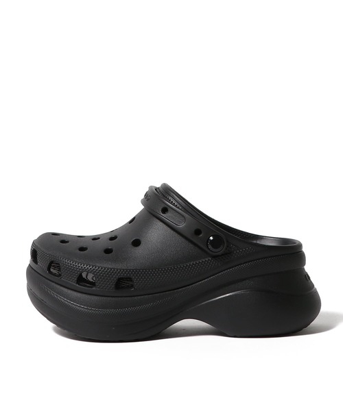 crocs(クロックス)の「CROCS / ベイ クロッグ(サンダル・レディース・ブラック/ホワイト・8/7)」の2枚目の写真