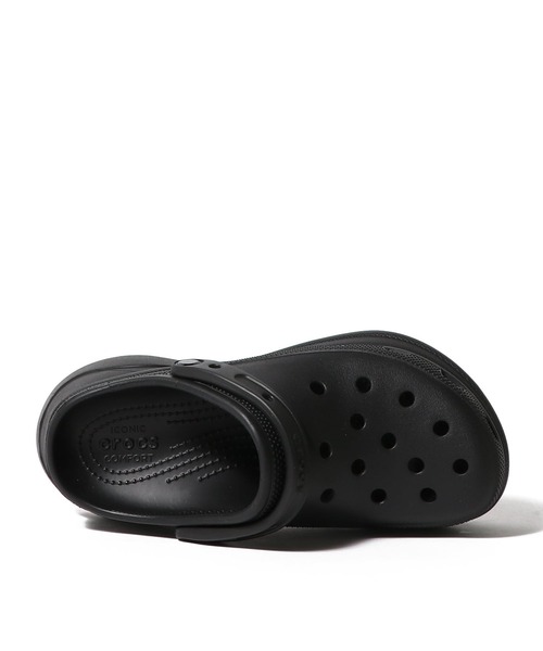 crocs(クロックス)の「CROCS / ベイ クロッグ(サンダル・レディース・ブラック/ホワイト・8/7)」の4枚目の写真