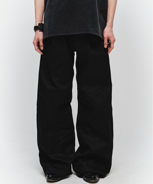 JIEDA(ジエダ)の「ENGINEERED DRAPING FLARE DENIM PANTS(デニムパンツ・メンズ・インディゴブルー/ブラック・2/1)」の9枚目の写真
