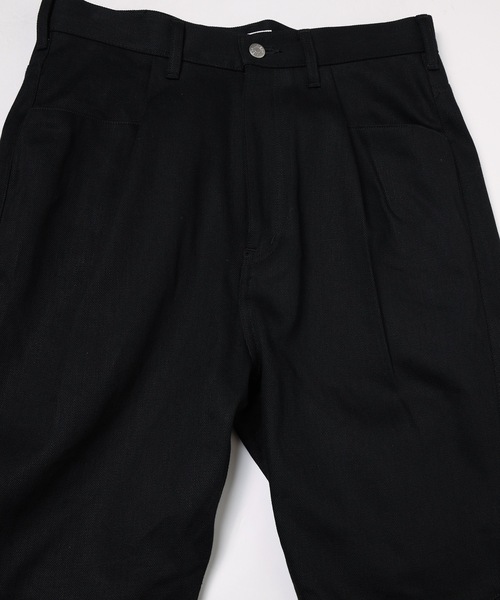 JIEDA(ジエダ)の「ENGINEERED DRAPING FLARE DENIM PANTS(デニムパンツ・メンズ・インディゴブルー/ブラック・2/1)」の15枚目の写真