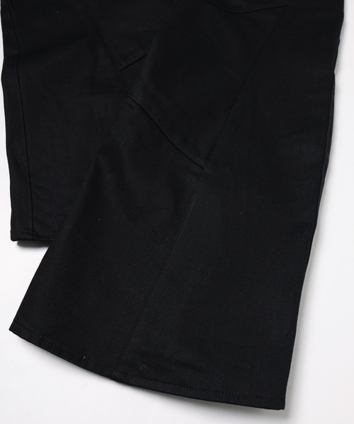 JIEDA(ジエダ)の「ENGINEERED DRAPING FLARE DENIM PANTS(デニムパンツ・メンズ・インディゴブルー/ブラック・2/1)」の18枚目の写真