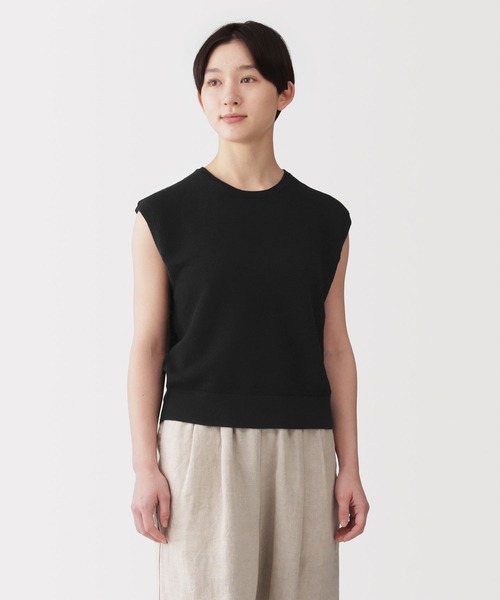 無印良品(ムジルシリョウヒン)の「婦人 強撚透かし編みノースリーブセーター(ニット/セーター・レディース・ダークグレー/サンドベージュ/ブラック/オフホワイト・S/M/L/XL)」の2枚目の写真