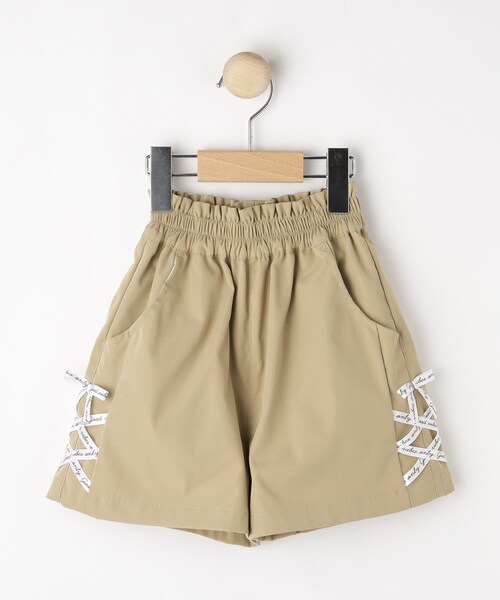 SHOO・LA・RUE(シューラルー)の「【100-150cm】サイドレースアップショートパンツ(その他パンツ・キッズ・ベージュ/ブラック・10/11/12/13/14/15 )」の2枚目の写真
