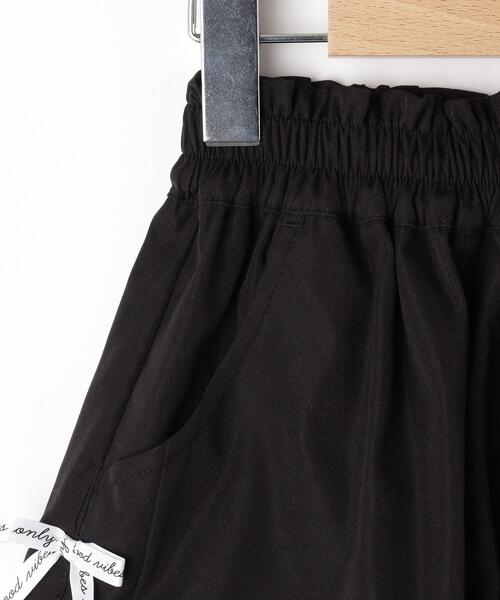 SHOO・LA・RUE(シューラルー)の「【100-150cm】サイドレースアップショートパンツ(その他パンツ・キッズ・ベージュ/ブラック・10/11/12/13/14/15 )」の7枚目の写真