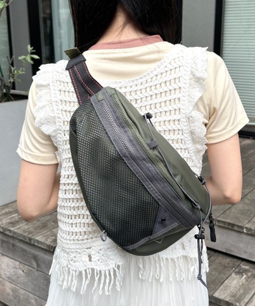CLEA(クレア)の「メッシュボディバッグ(ボディバッグ/ウエストポーチ・レディース・グレー/ライトグレー/カーキ/ブラック・FREE)」の6枚目の写真