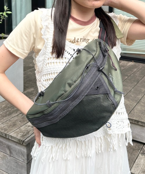 CLEA(クレア)の「メッシュボディバッグ(ボディバッグ/ウエストポーチ・レディース・グレー/ライトグレー/カーキ/ブラック・FREE)」の7枚目の写真
