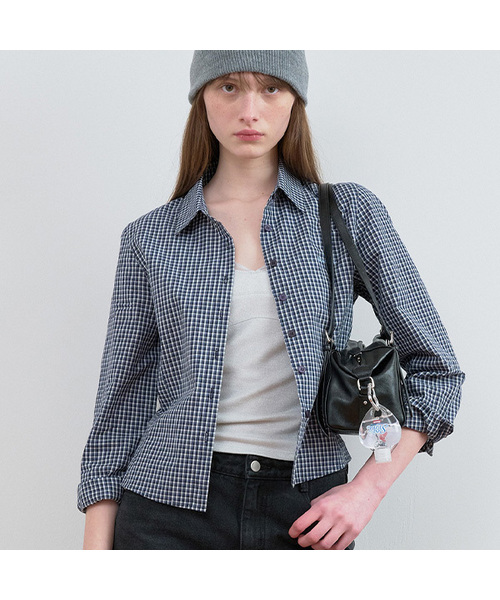 ROLAROLA(ロラロラ)の「CHECK SLIM FIT SHIRTS NAVY(シャツ/ブラウス・レディース・ネイビー・SMALL/MEDIUM)」の1枚目の写真