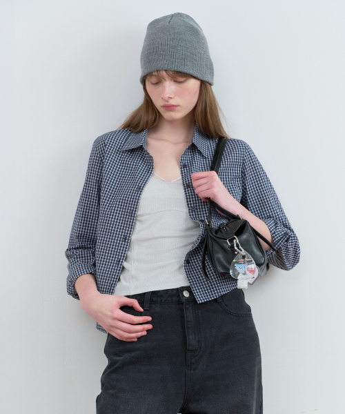 ROLAROLA(ロラロラ)の「CHECK SLIM FIT SHIRTS NAVY(シャツ/ブラウス・レディース・ネイビー・SMALL/MEDIUM)」の2枚目の写真