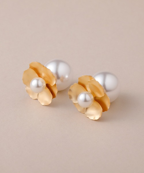 CALIN STANDARD(カリンスタンダード)の「◆◆金属アレルギー対応◆◆〈ecru〉パールキャッチ メタルフラワーピアス(ピアス(両耳用)・レディース・ゴールド・FREE)」の10枚目の写真