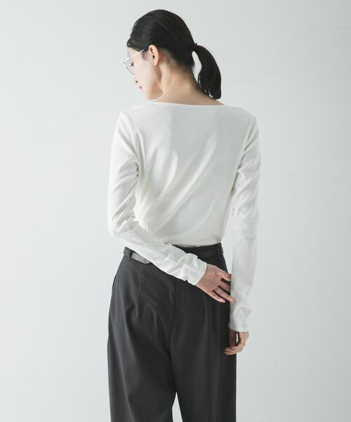 URBAN RESEARCH（アーバンリサーチ）の「2WAYドレープカットソー（Tシャツ/カットソー・レディース・チャコールグレー/オフホワイト・FREE）」の8枚目の写真