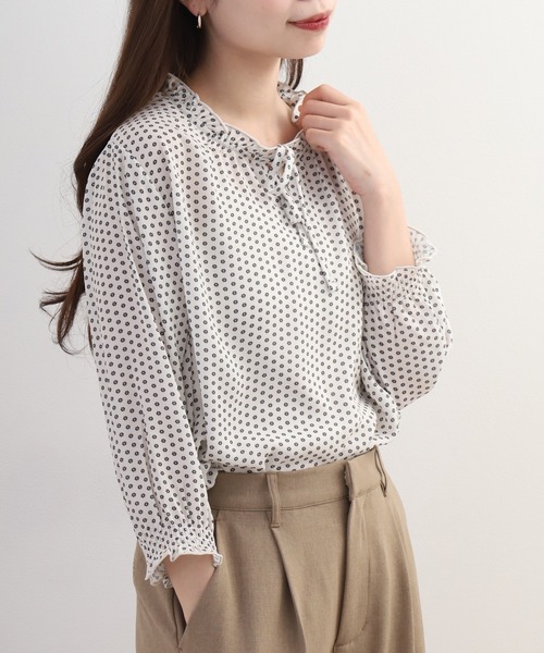 Anna Nicola(アンナニコラ)の「Anna Nicola 幾何柄ブラウス 長袖 シアー(シャツ/ブラウス・レディース・オフホワイト・38)」の2枚目の写真