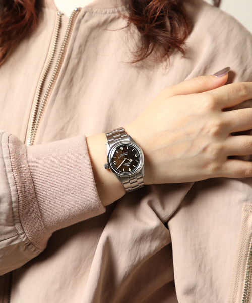 VAGUE WATCH CO.（ヴォーグウォッチカンパニー）の「VAGUE WATCH CO. Every-One Brown  gradation 34ｍｍ（アナログ腕時計・レディース・シルバー・FREE）」の4枚目の写真