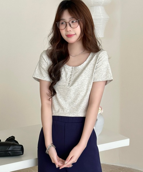 DAY CLOSET(デイ クローゼット)の「【襟ぐり広め】半袖 ヘンリーネック スナップボタン Tシャツ レディース(Tシャツ/カットソー・レディース・オートミール/ブラック・FREE)」の12枚目の写真